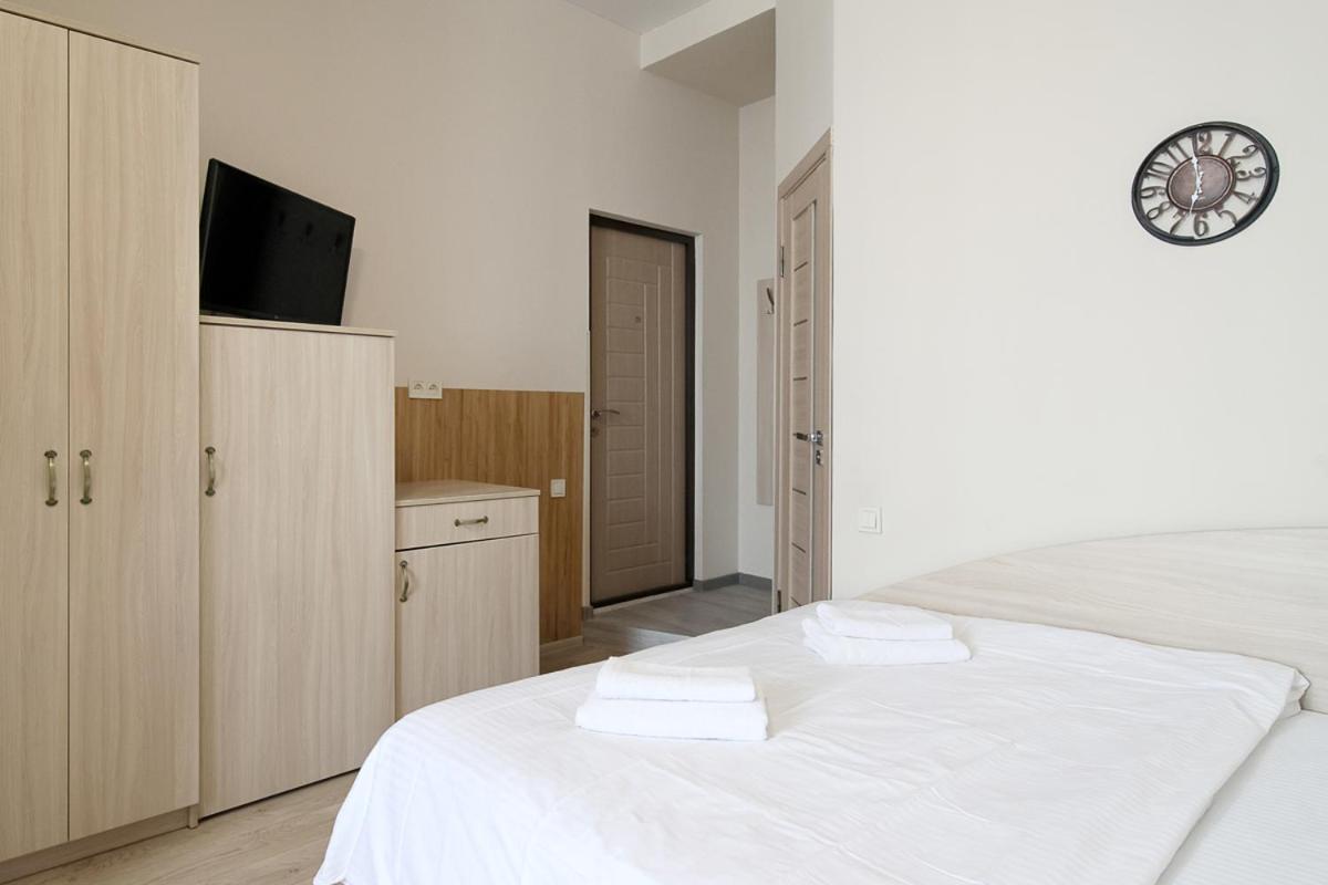 Buk Apartments On Doroshenka 25 Lviv Exterior foto