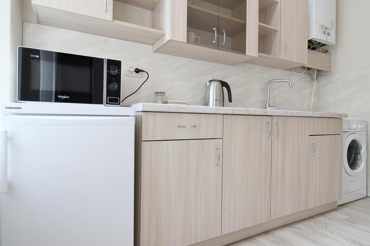 Buk Apartments On Doroshenka 25 Lviv Exterior foto
